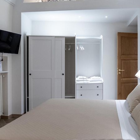 Insula Lubrensis Flat Apartment มัสซาลูเบรนเซ ภายนอก รูปภาพ