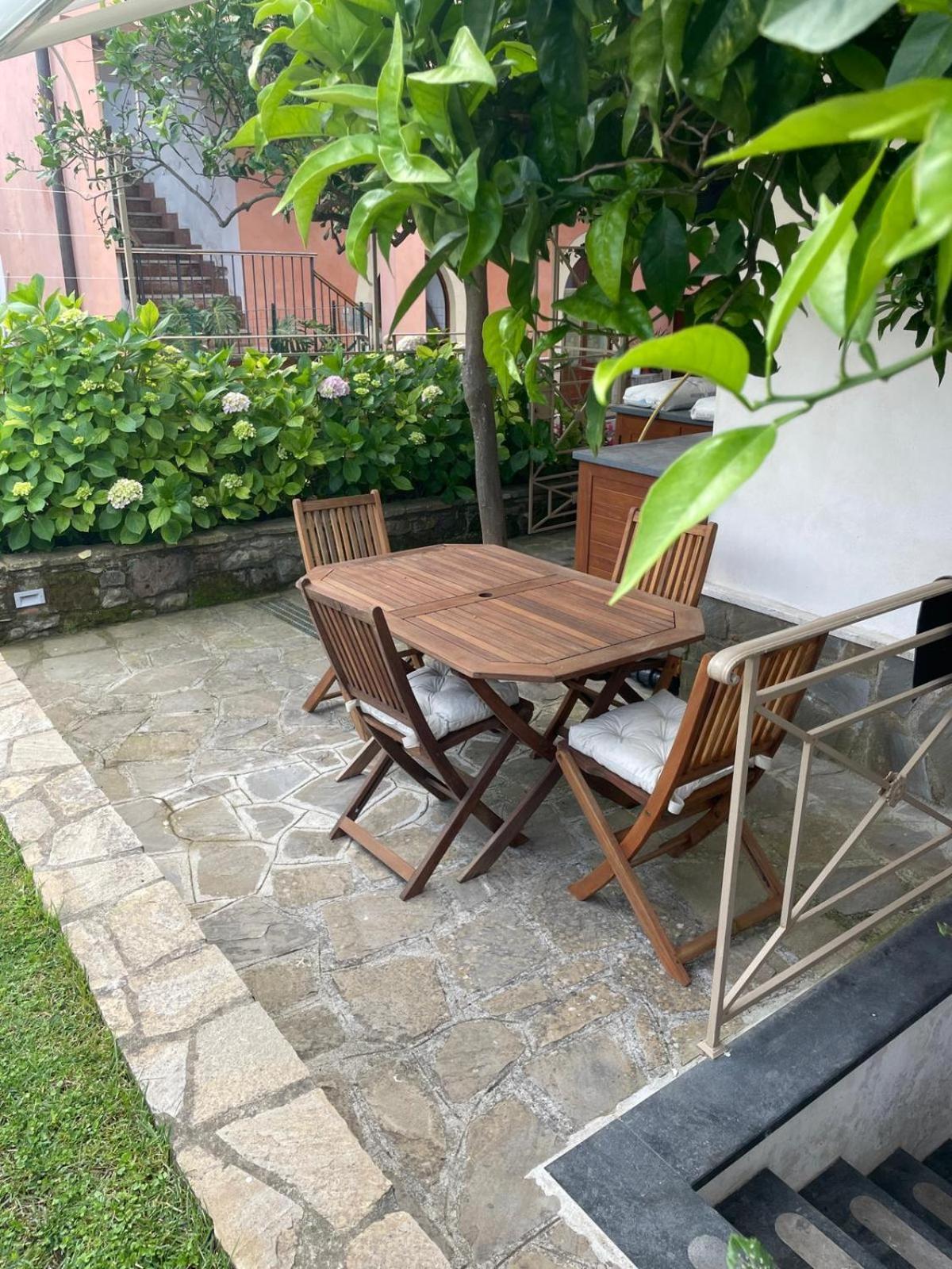 Insula Lubrensis Flat Apartment มัสซาลูเบรนเซ ภายนอก รูปภาพ