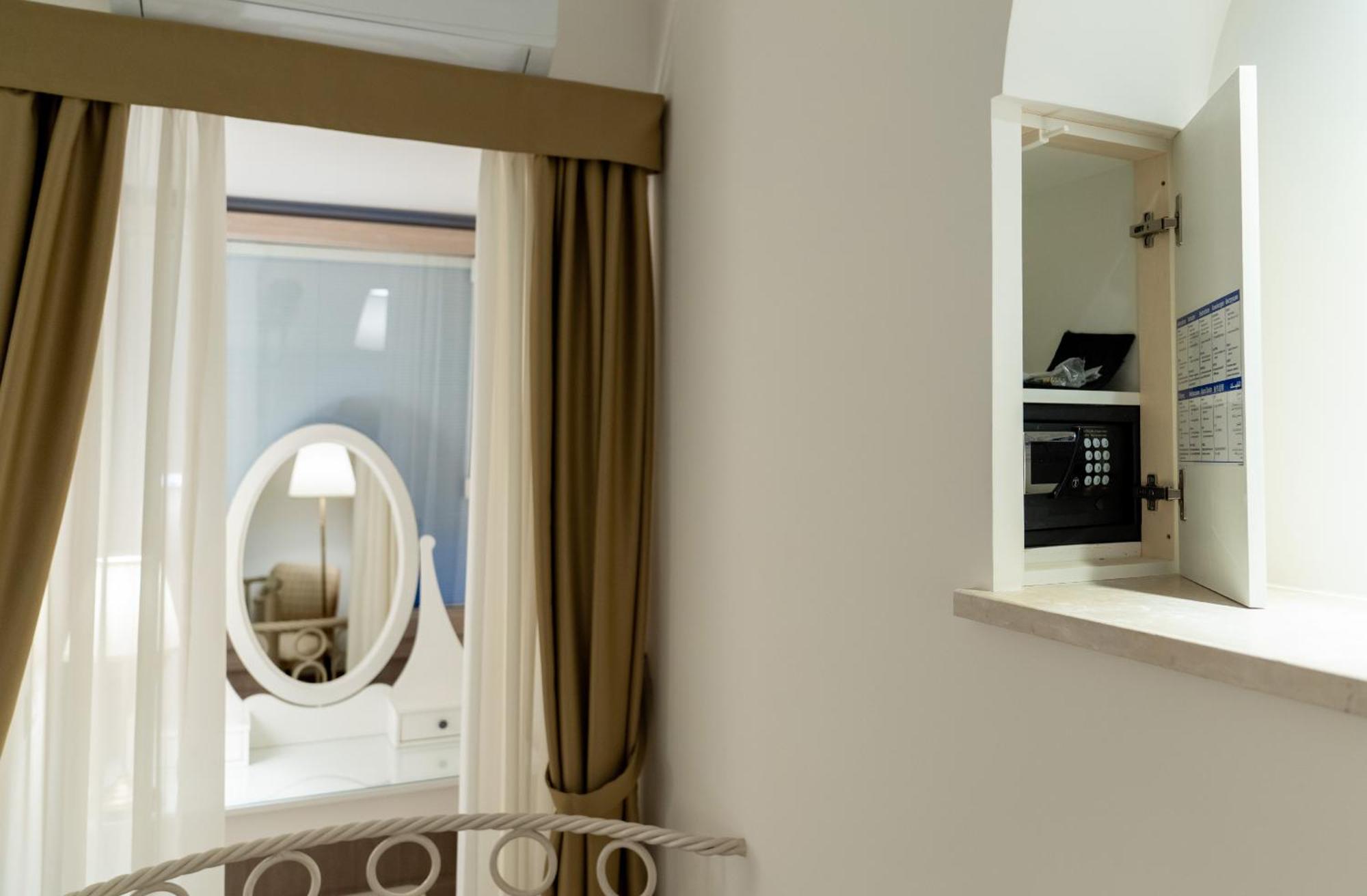 Insula Lubrensis Flat Apartment มัสซาลูเบรนเซ ภายนอก รูปภาพ