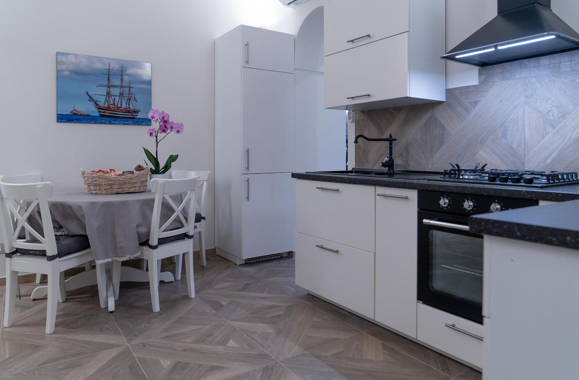 Insula Lubrensis Flat Apartment มัสซาลูเบรนเซ ภายนอก รูปภาพ