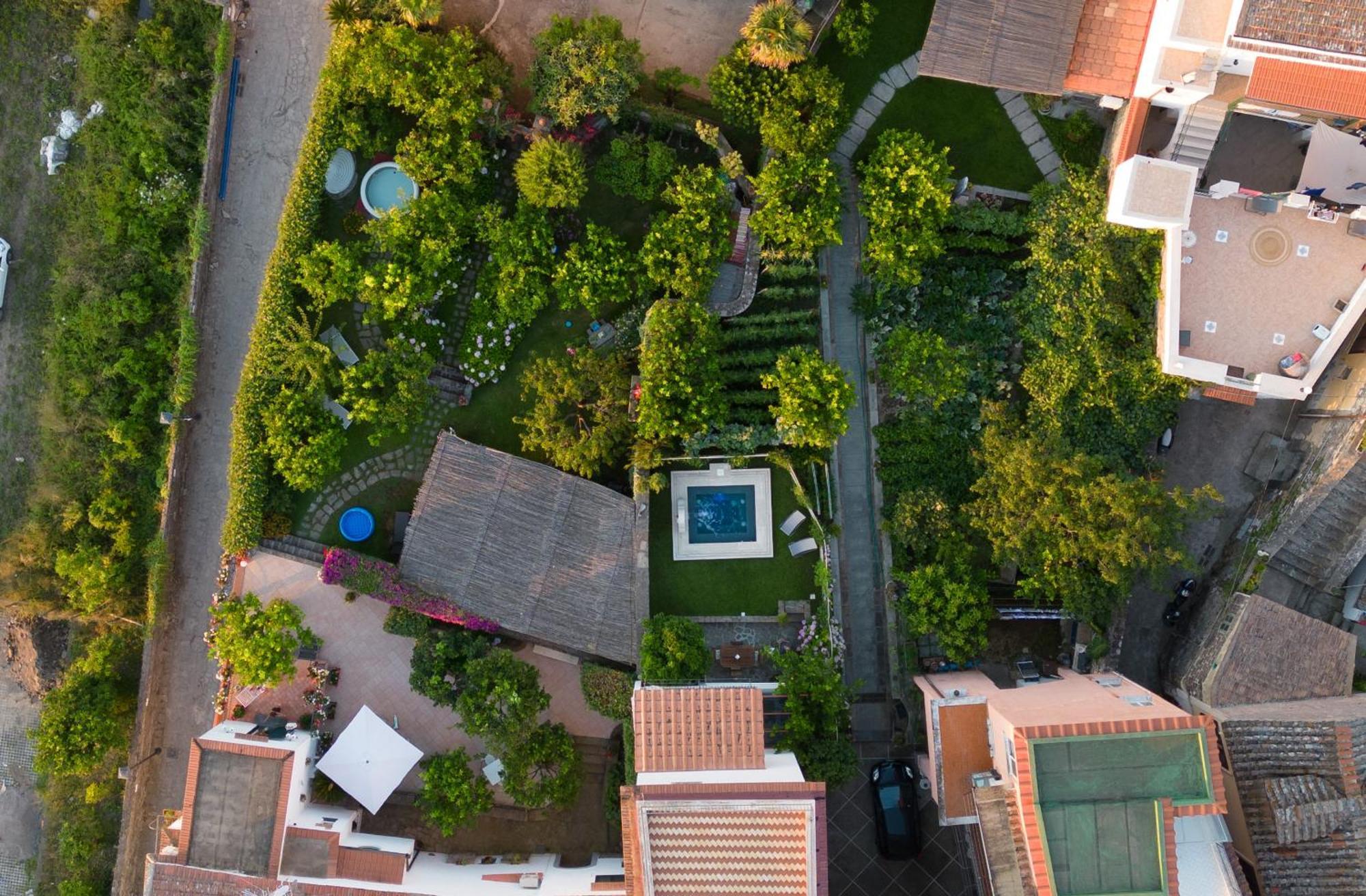 Insula Lubrensis Flat Apartment มัสซาลูเบรนเซ ภายนอก รูปภาพ