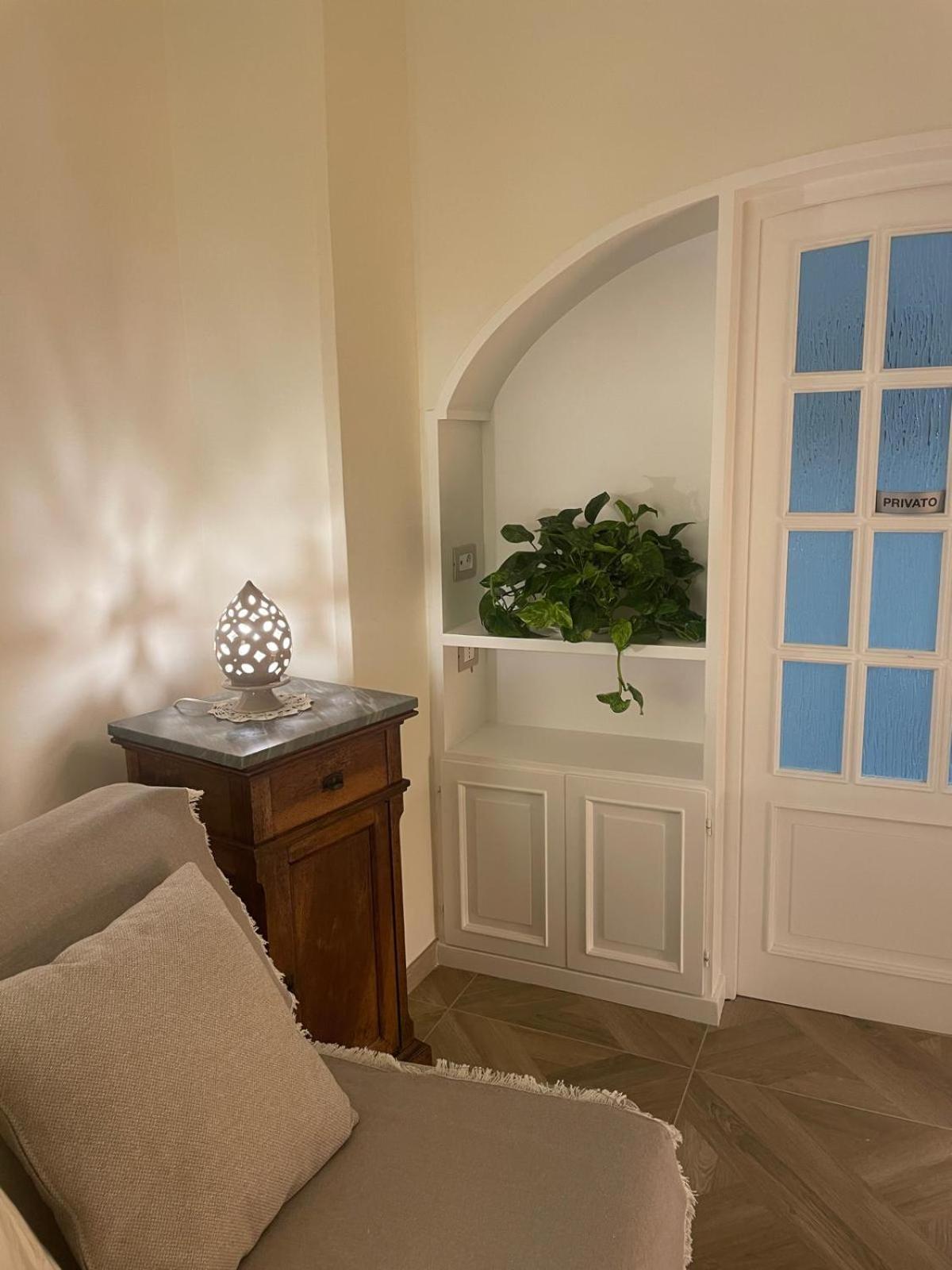 Insula Lubrensis Flat Apartment มัสซาลูเบรนเซ ภายนอก รูปภาพ