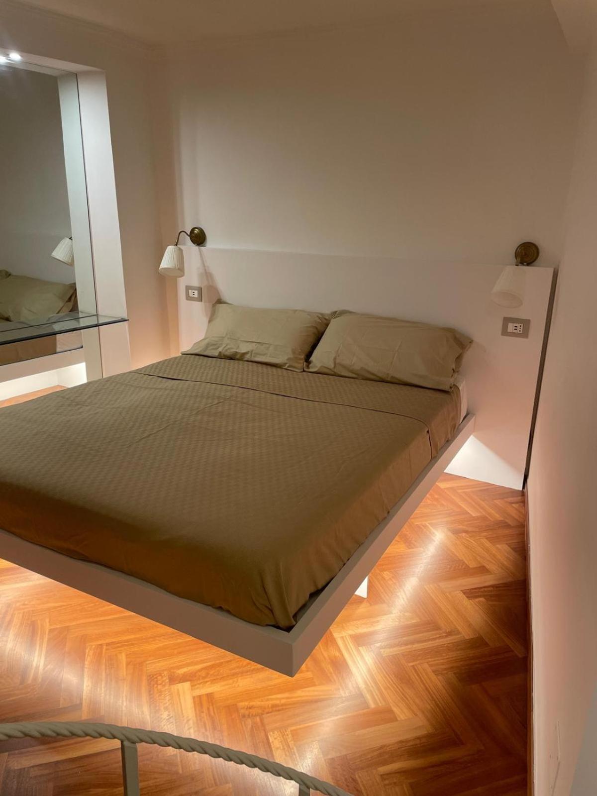 Insula Lubrensis Flat Apartment มัสซาลูเบรนเซ ภายนอก รูปภาพ